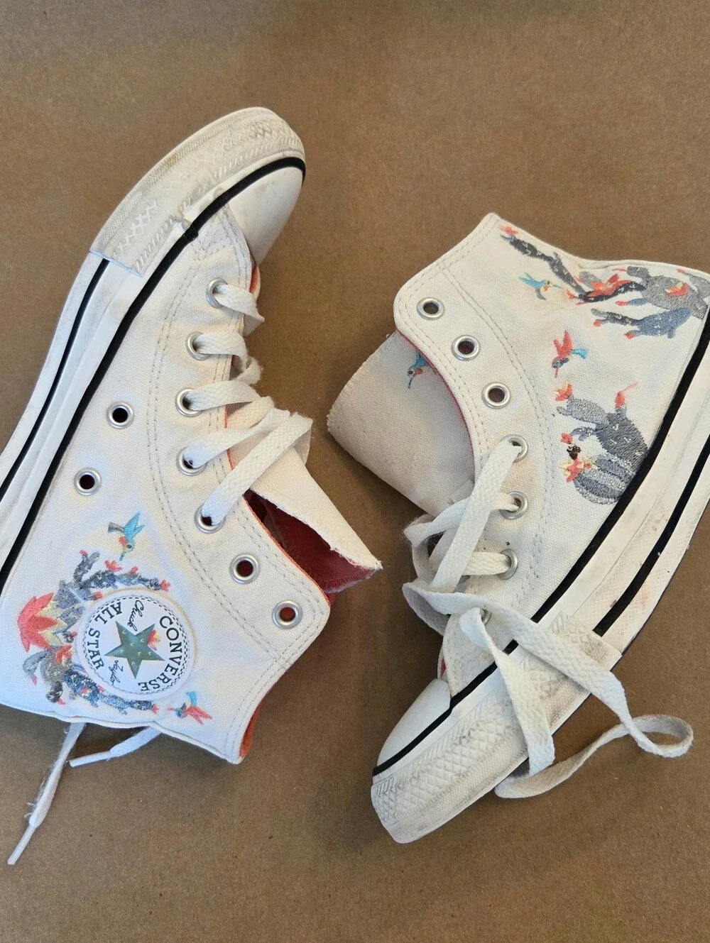 Chuck Taylor All Star Succulent Embroidery Youth size 2 Converse